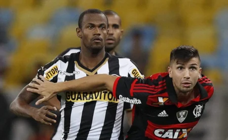 Airton, ex-jogador do Flamengo e Botafogo, revela qual é o time que ele torce na Supercopa.