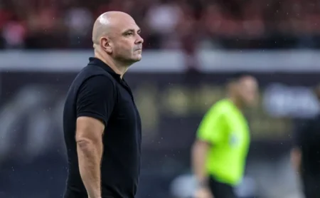Botafogo decide correr risco e contratar reserva para enfrentar Madureira no Cariocão