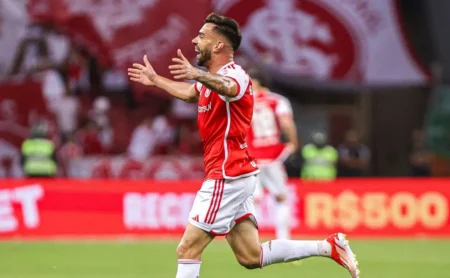 Bruno Henrique anuncia presença em semifinal do Gauchão contra o Caxias em jogo emocionante.