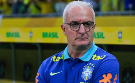 "Convocados para o trio: Dorival Júnior observa Gerson, Léo Ortiz e Wesley para Seleção Brasileira"