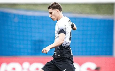 Corinthians avalia a situação atual das negociações Caio Garcez, destaque da Copa do Mundo Sub-20.