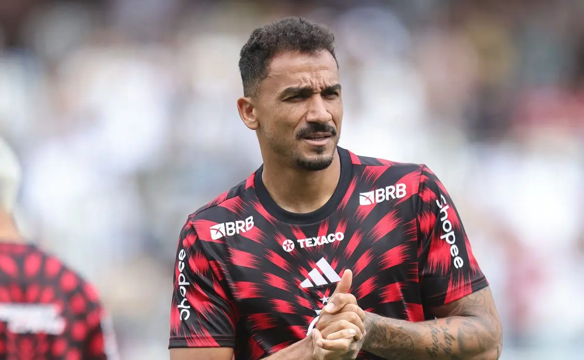 Danilo é escolhido titular do Flamengo contra o Carioca