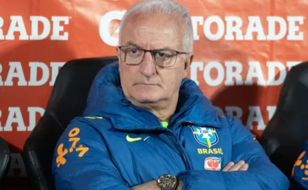 "Declaração de Dorival Júnior sobre Neymar é um elogio ao talento do jogador"