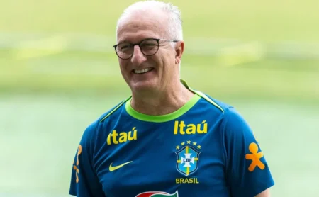 Dorival Jr. analisa a Supercopa do Brasil com o Botafogo e o Flamengo na final.