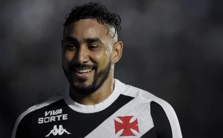 Escalação do Vasco para o clássico do Rio: Payet e surpresas para o Fluminense.