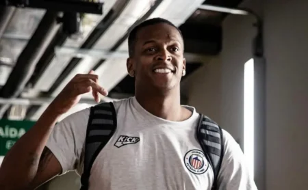Ex-Corinthians: Jô enfrenta nova crise após festa após jogo contra o Atlético-MG.