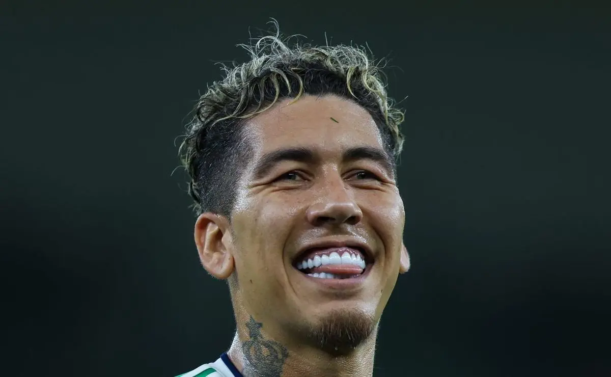Firmino confirma negociação com Al-Ahli, após conversa com Palmeiras