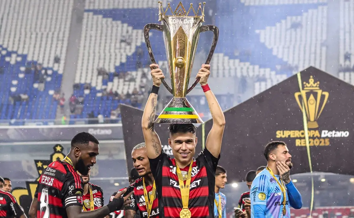 Flamengo conquista prêmio histórico da Conmebol em decorrência do título da Supercopa do Brasil.