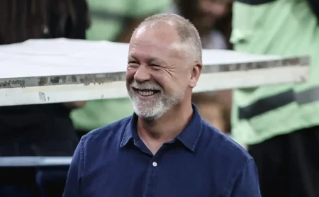 Fluminense contra o Vasco: Mano Menezes desafia 'fantasma' do Rio