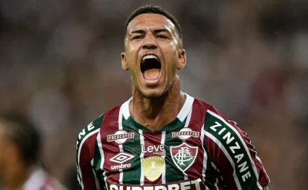 Futebol da Ucrânia: o que sabemos sobre Kauã Elias pelo Fluminense após saída para o Shakhtar Donetsk.