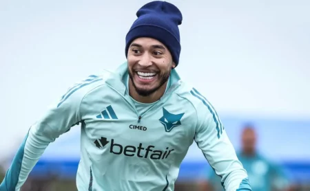 Internacional abre negociação com o Cruzeiro para contratar o jogador William e definir uma estratégia para acertar a transferência do atacante.
