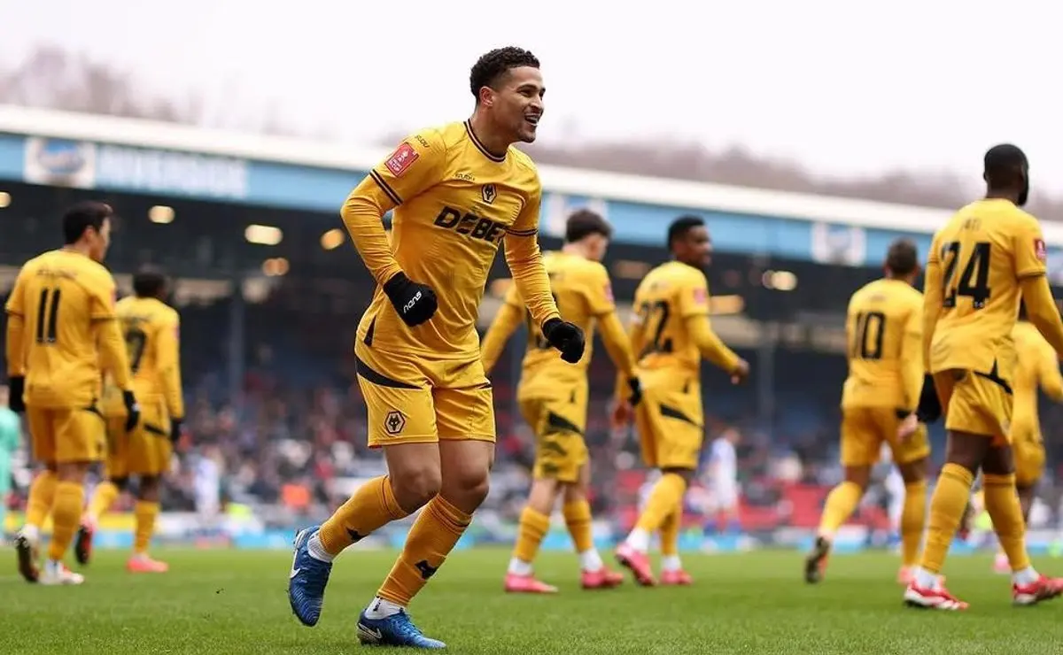 João Gomes, ex-Flamengo, garante Wolverhampton vaga às quartas da Copa da Inglaterra