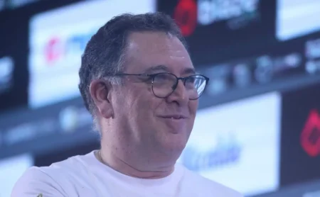 Marcelo Teixeira firmou parceria com Leila e Santos vira titular na disputa do Paulistão