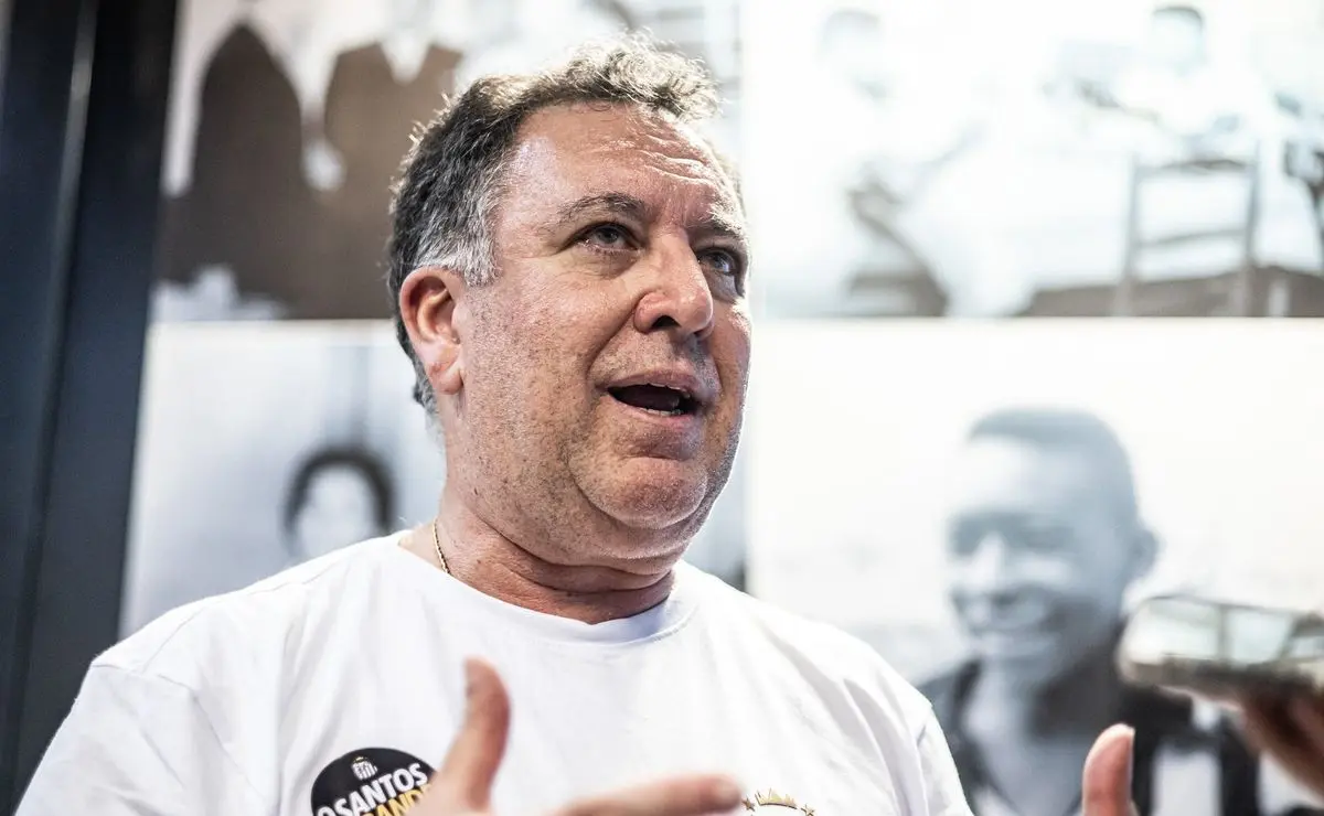 Marcelo Teixeira pisa no esquema de Neymar no Santos.