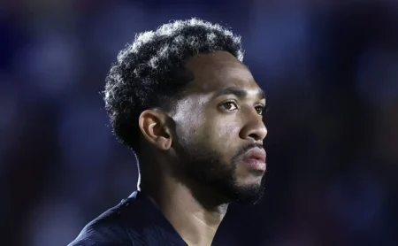 Martínez admira passagem pelo Corinthians e se rende à torcida do time.
