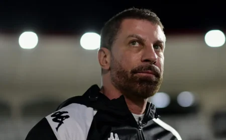 O Fluminense conquista com tranquilidade o confronto contra Vasco, revelando fraquezas no ataque do time carioca.