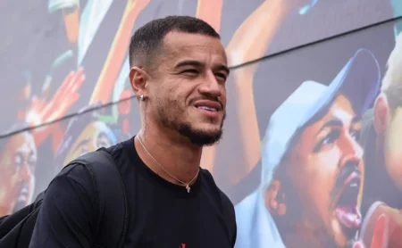 O retorno de Coutinho e Paulinho traz um novo aero para Vasco na partida contra o Flamengo.