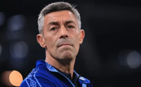 Pedro Caixinha sob pressão no Santos: Jornalista confirma saída como uma possibilidade
