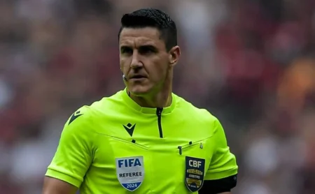 "Rafael Klein analisa súmula do Gre-Nal 444 e esclarece o significado de 'expulsão' por ofensiva grosseira"