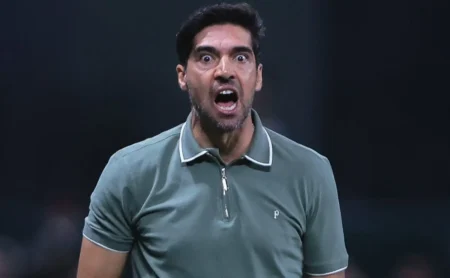 Recado de Abel espanta os adversários e esquenta as expectativas do Palmeiras antes do clássico.