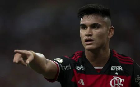 Saída de Alcaraz do Flamengo: Revelação surpreendente sobre o motivo da partida do argentino
