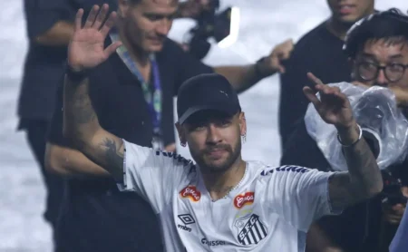 Santos se vê criticada por Neymar após a apresentação do jogador