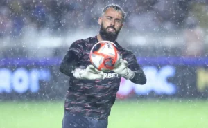 São Paulo avisa Jandrei sobre situação antes do confronto com o Palmeiras