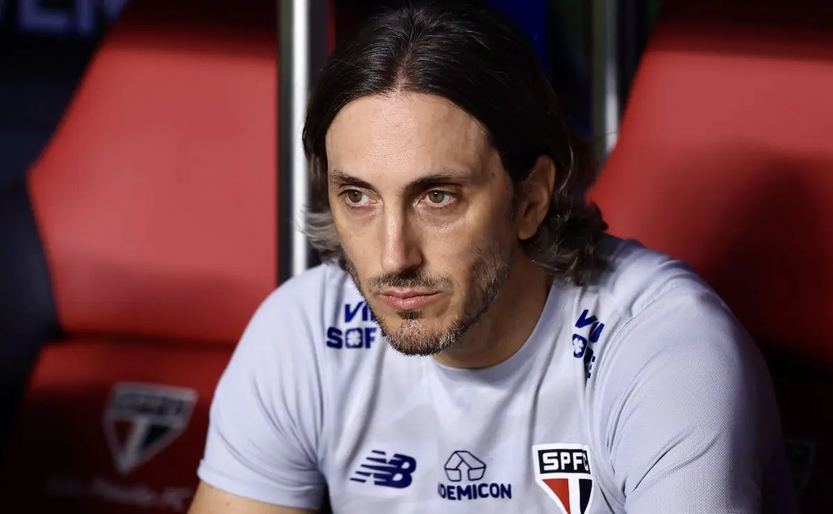 São Paulo enfrenta desafio na busca pela vitória contra o Palmeiras em clássico.