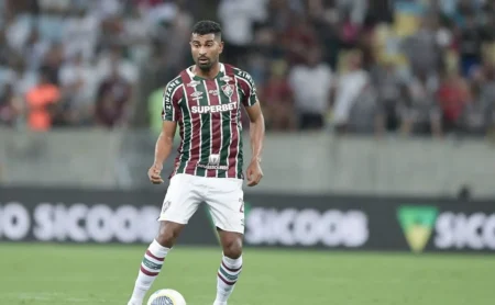 Thiago Santos perde espaço e se torna uma opção para Fluminense em zagueiros