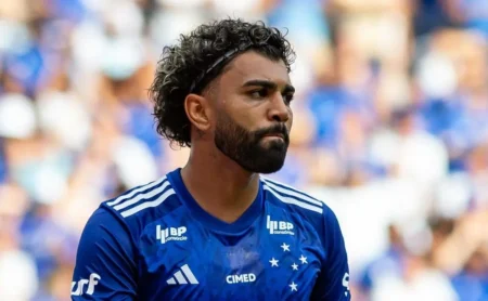 Torcida do Cruzeiro se rende após decisão de Gabigol