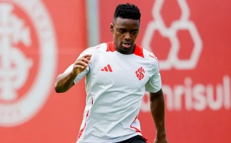 Torcida do Internacional pede carbonero de titular e crítica a vitória sofrida sobre o Avenida: "Melhorem"