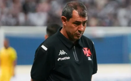 'Vasco Pediria Recuo para Ganhurar no Flamengo'