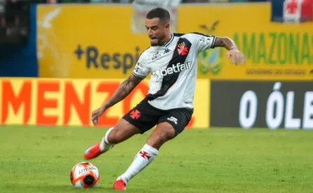 Vasco e Flamengo se enfrentam com intensidade nos Clássicos do Carioca.
