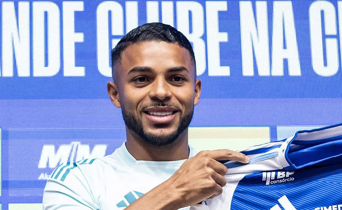 Wanderson exalta elenco cruzeirense após chegada: “Um dos melhores do país”