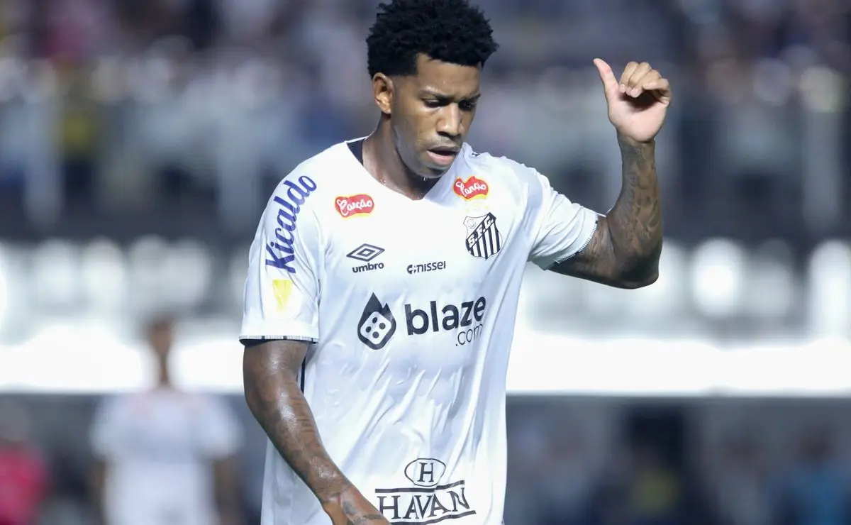 Santos: Defesa reincide em falhas após jejum de três jogos