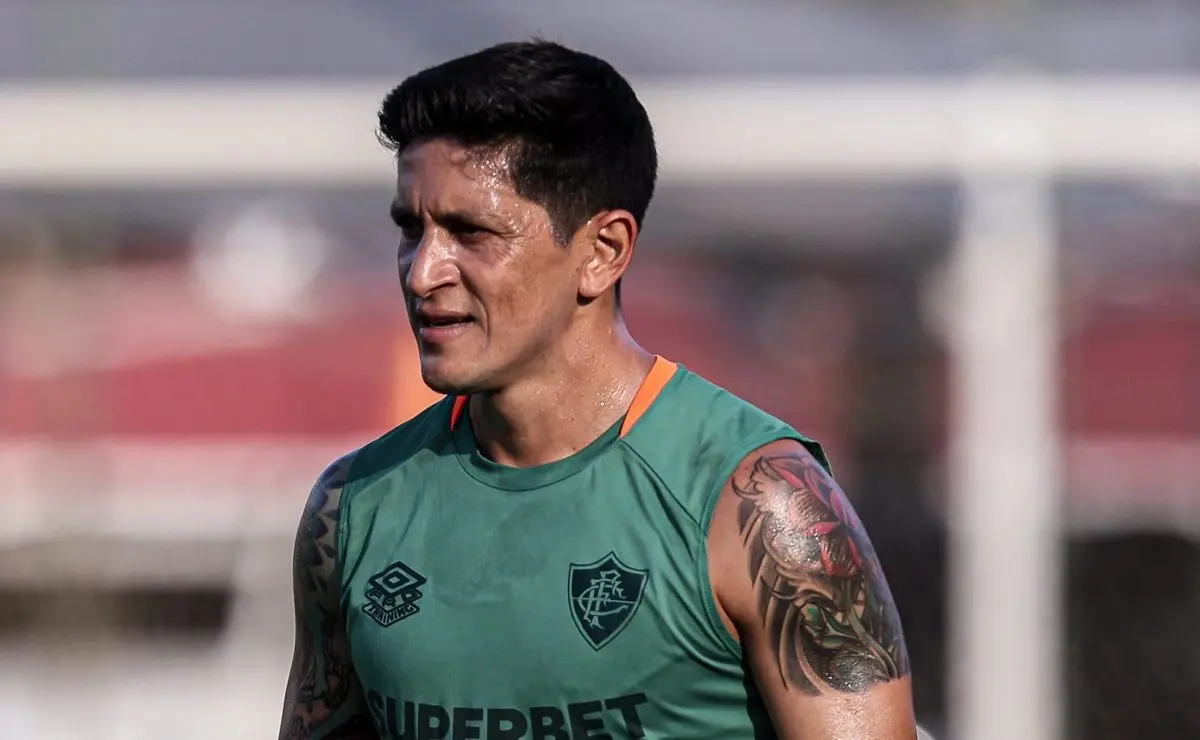 Cano busca consolidar feito de "carrasco" em Fluminense e Flamengo no Carioca