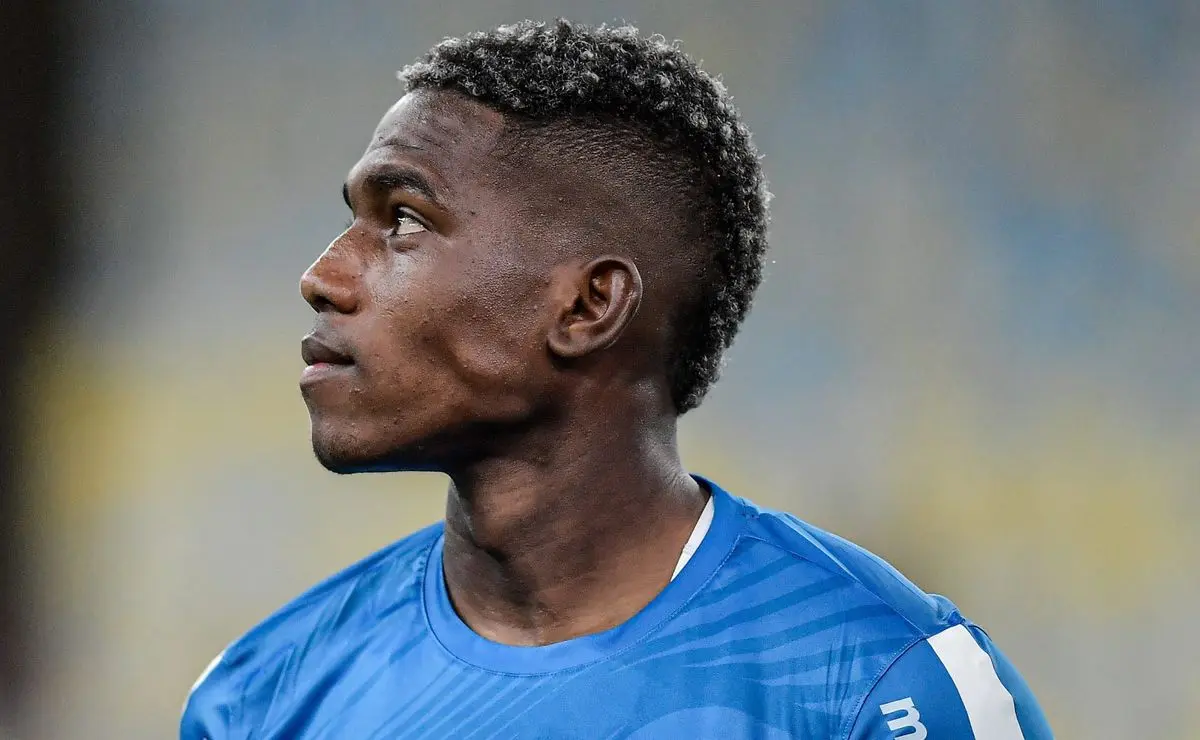 Botafogo avança por Henry Mosquera: Bragantino analisa oferta