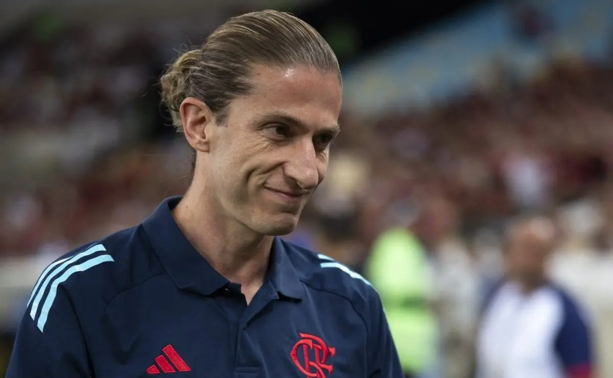 Comandante rubro-negro avalia desempenho do Flamengo e se preocupa com lesões.