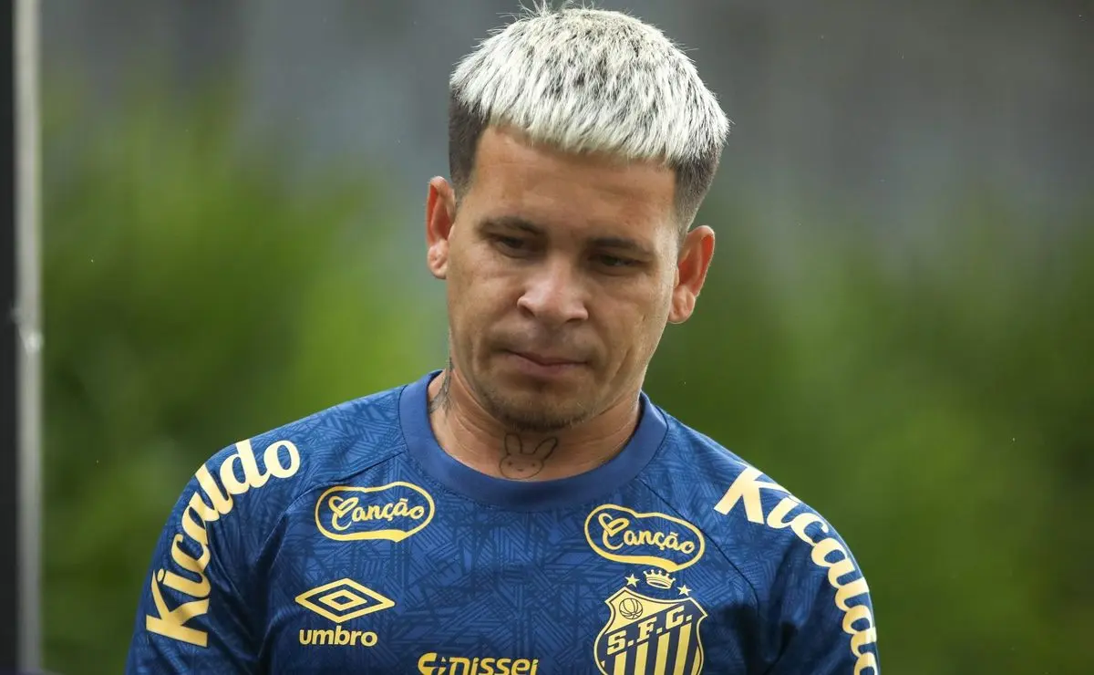 Santos aciona Justiça após Soteldo deixar dívida para o clube quitar