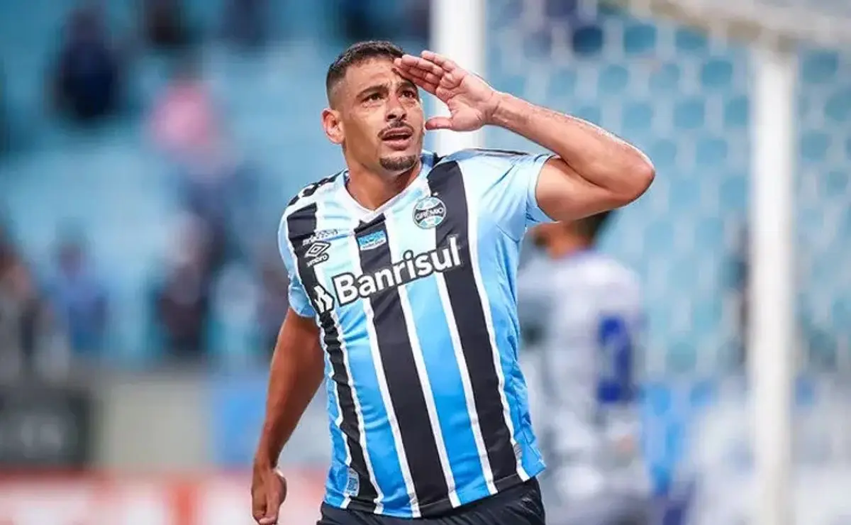Artilheiros do Grêmio no Gauchão: os maiores goleadores do século XXI