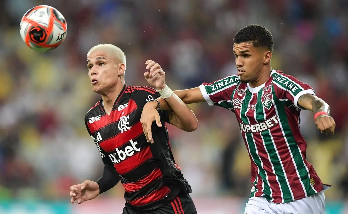 Flamengo vence, capitaliza erros do Fluminense e garante vantagem na final do Carioca