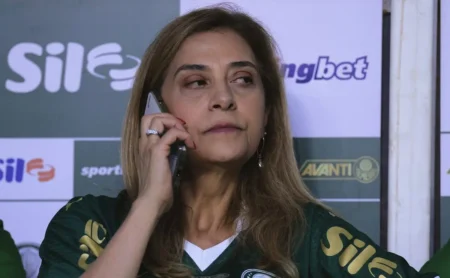 Palmeiras avalia negociação após RB Bragantino sinalizar interesse em zagueiro, diz Leila Pereira