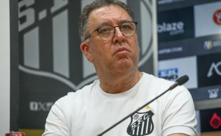 Raúl González critica Marcelo Teixeira em negociação por Aguayo: “Santos em alerta”