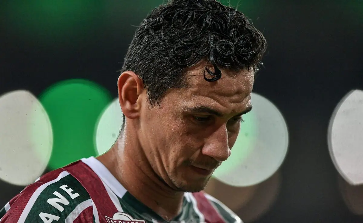 Fluminense: procedimento cardíaco confirmado; Santos recua por camisa 10
