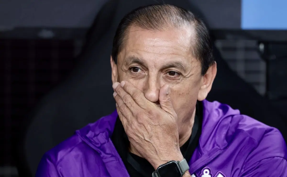 Vampeta cogita demissão de Ramón Díaz do Corinthians se não conquistar o Paulistão: “Ele não…”