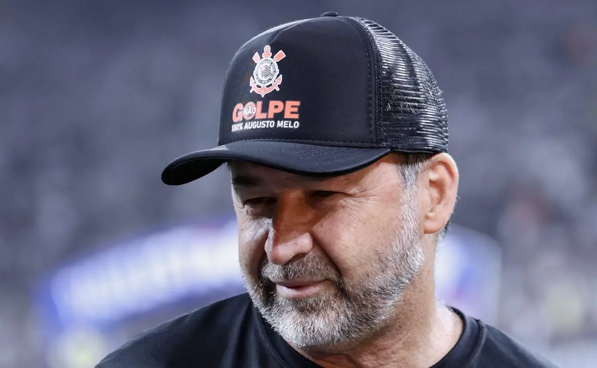 Corinthians: Augusto Melo almeja Tite e Ramón Díaz sob ameaça