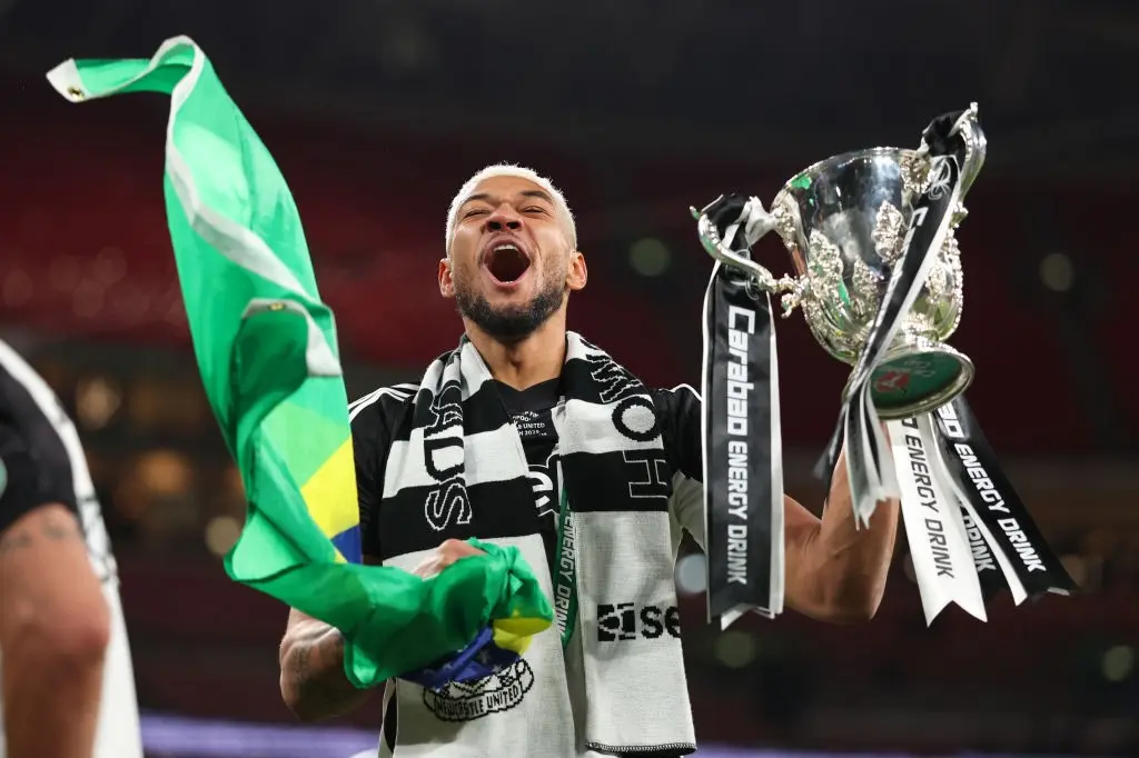 Joelinton se emociona com título inédito pelo Newcastle: "Um turbilhão de emoções"