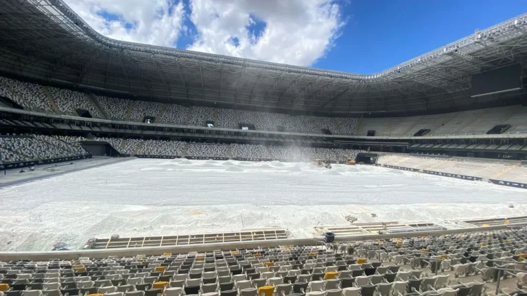 CEO do Atlético-MG define data para reinauguração da Arena MRV com gramado sintético
