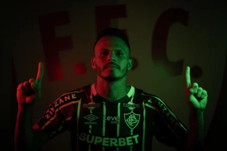 Renê, Multicampeão no Flamengo, Assume Esperança no Fluminense para Substituir Fuentes no Fla-Flu