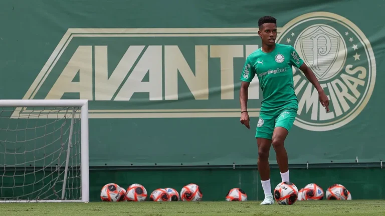Estêvão almeja protagonismo no Palmeiras e quebrar jejum antes da convocação